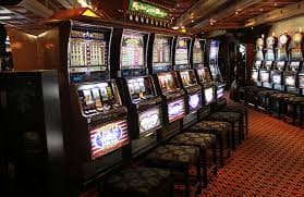 phjoin iOS app on iPhone displaying live casino games